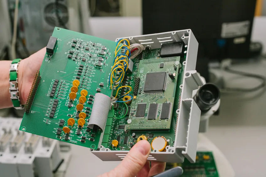 Baugruppe im Gehäuse